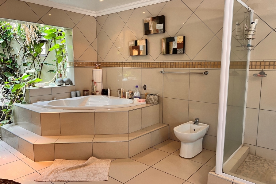 5 Bedroom Property for Sale in East London Rural Eastern Cape